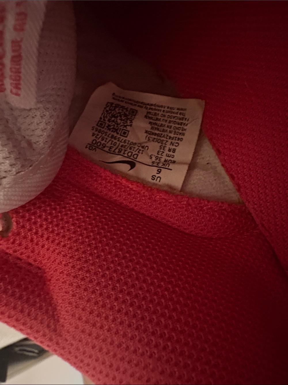 Nike Low-Top Sneakers in Pink and White - Picture 5 of 5
